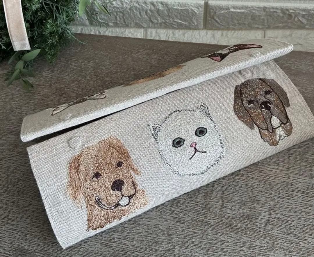 コーラル&タスク　Coral&Task 刺繍ティッシュボックス