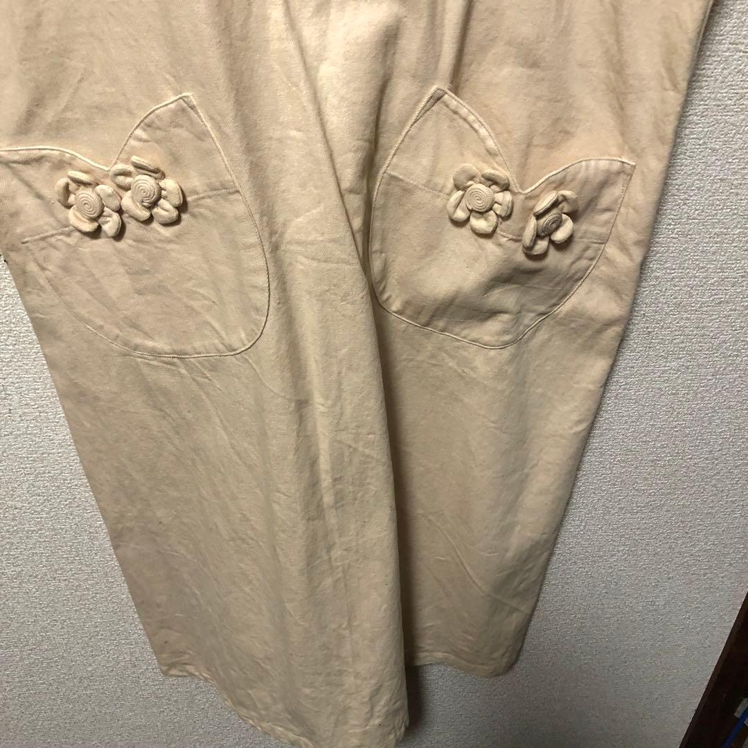 お値下げ中/花びら付きエプロン　生成り