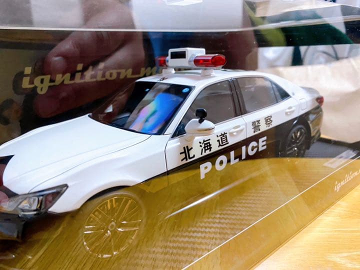 イグニッションモデル 1/18 Crown 北海道警察交通部交通機動隊車両 IG2453 1/18 Toyota Crown (GRS214) 警視庁警備部警護課<br>※警護官