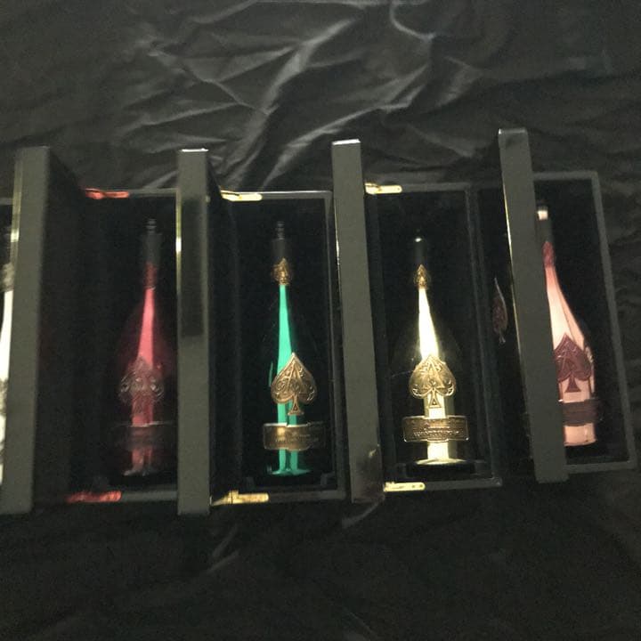 アルマンドとドンペリゴールドから瓶と箱セット