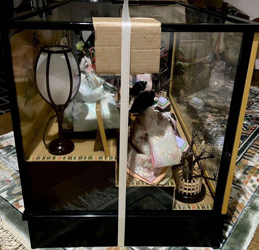 雛人形ガラスケース・オルゴール付き