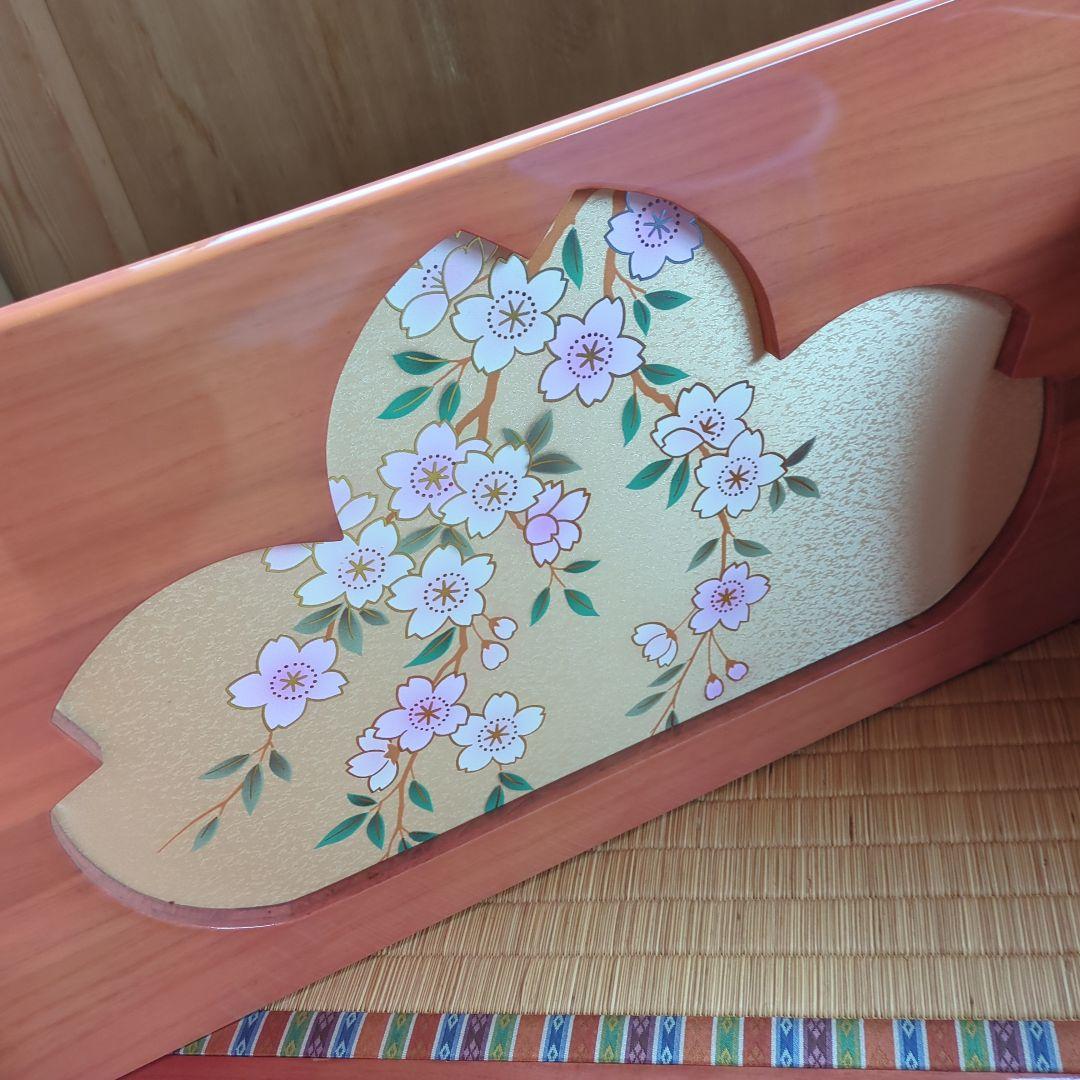 桜の花の木製ひな壇 折りたたみ式