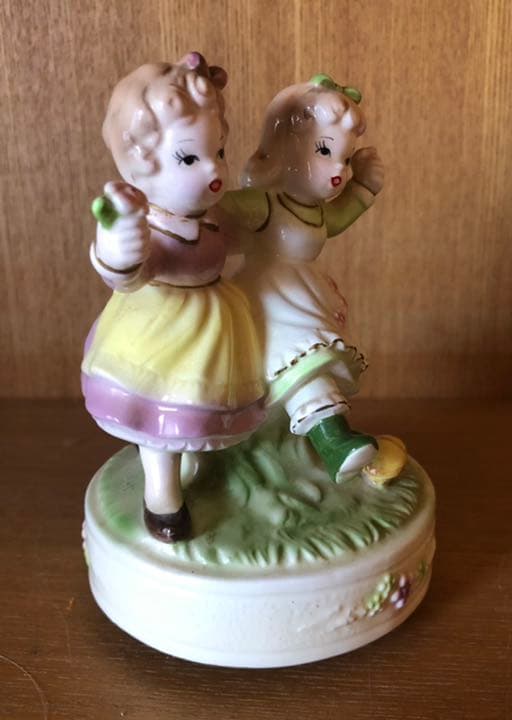 白雲人形　フィギュア　瀬戸ノベルティ　二人の少女(オルゴール付き)