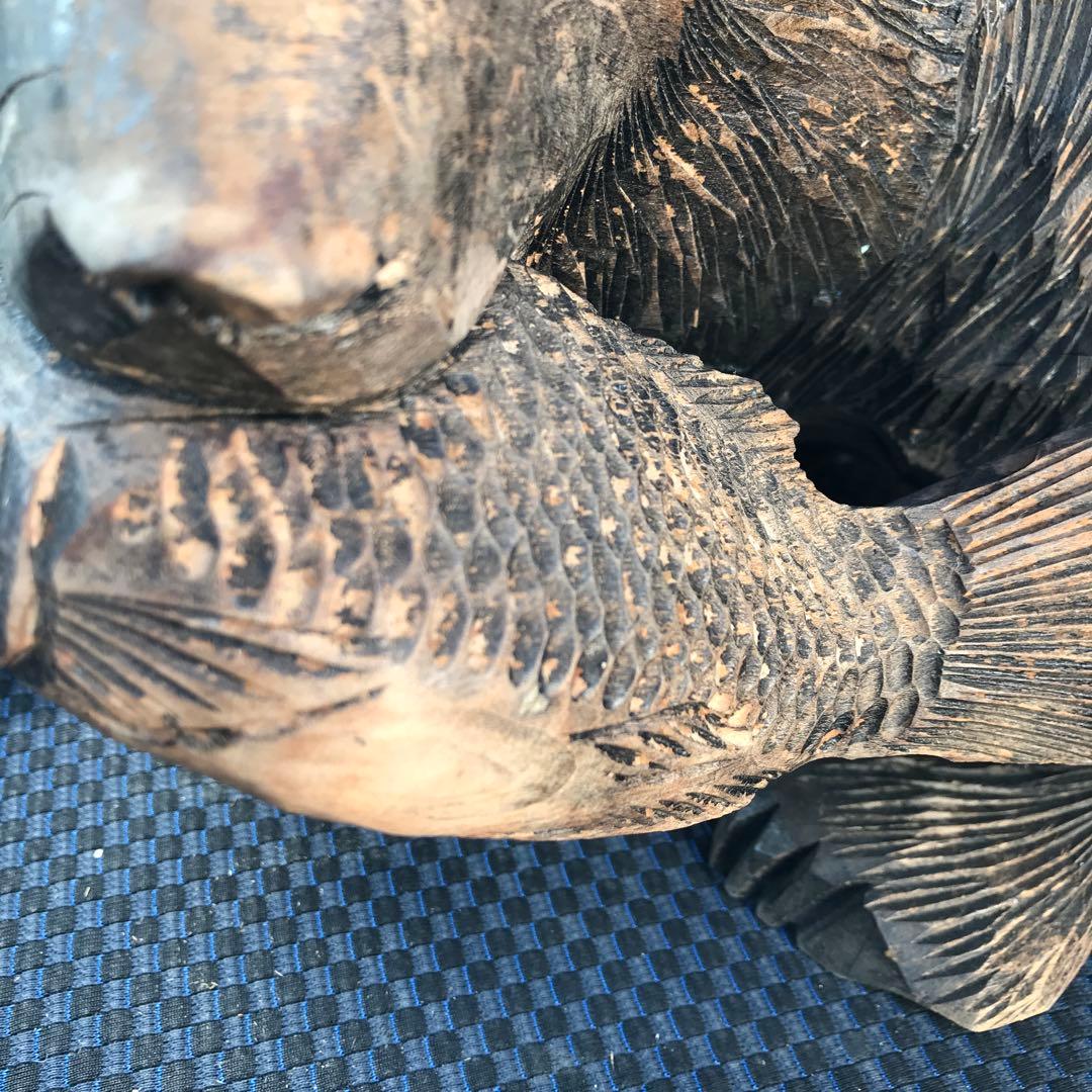 中村作 木製クマと魚の彫刻 - メルカリ