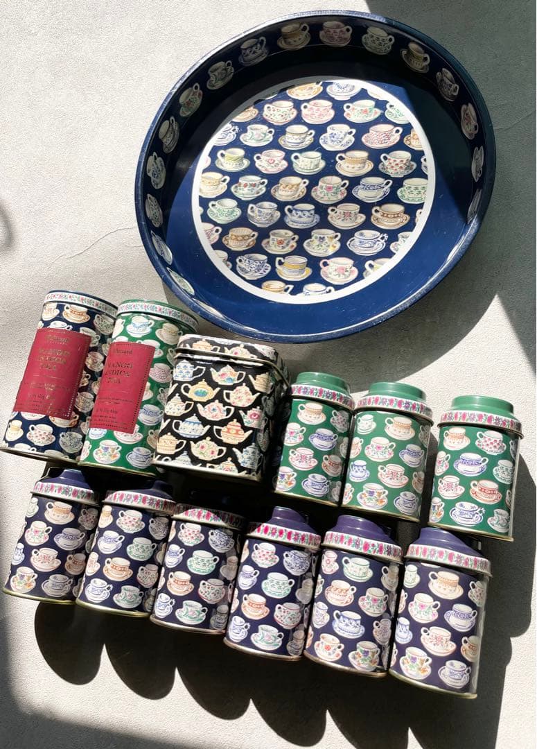 【送料無料】90年代Whittardお盆＆紅茶空き缶セット