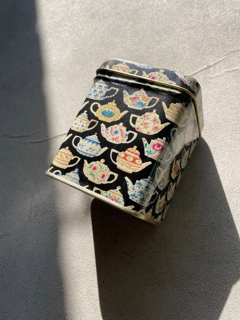 【送料無料】90年代Whittardお盆＆紅茶空き缶セット