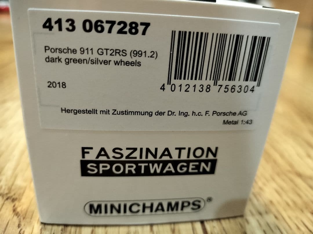 ミニチャンプス Porsche 911 GT2RS