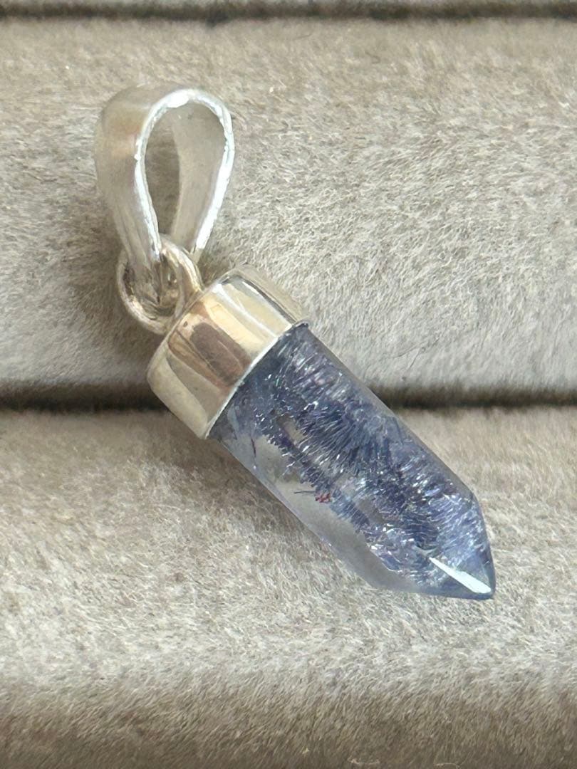 デュモルチェライトインクォーツシルバーペンダント