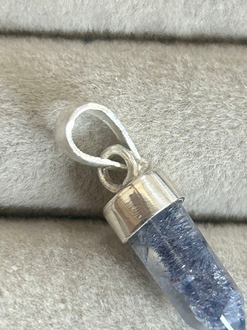 デュモルチェライトインクォーツシルバーペンダント