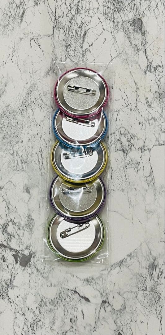 イジらないで、長瀞さん缶バッジ　懸賞品