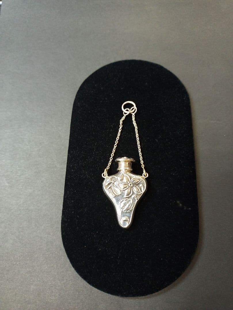 ピルケース&香水入れ