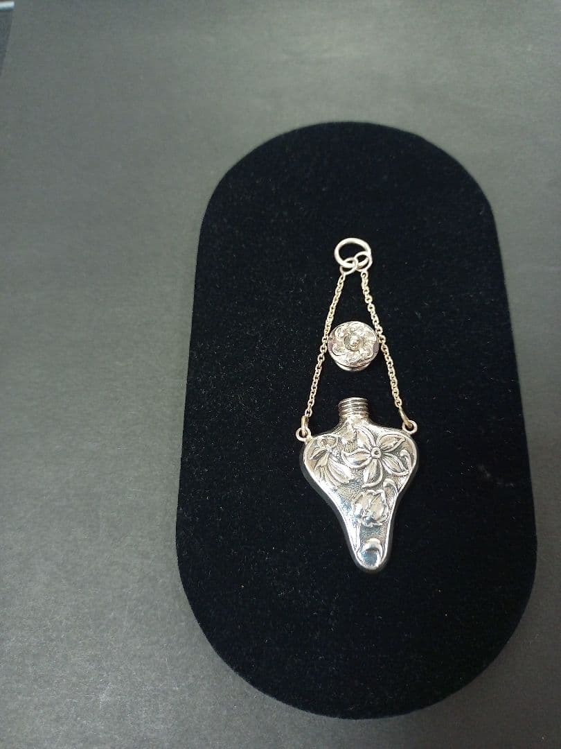 ピルケース&香水入れ