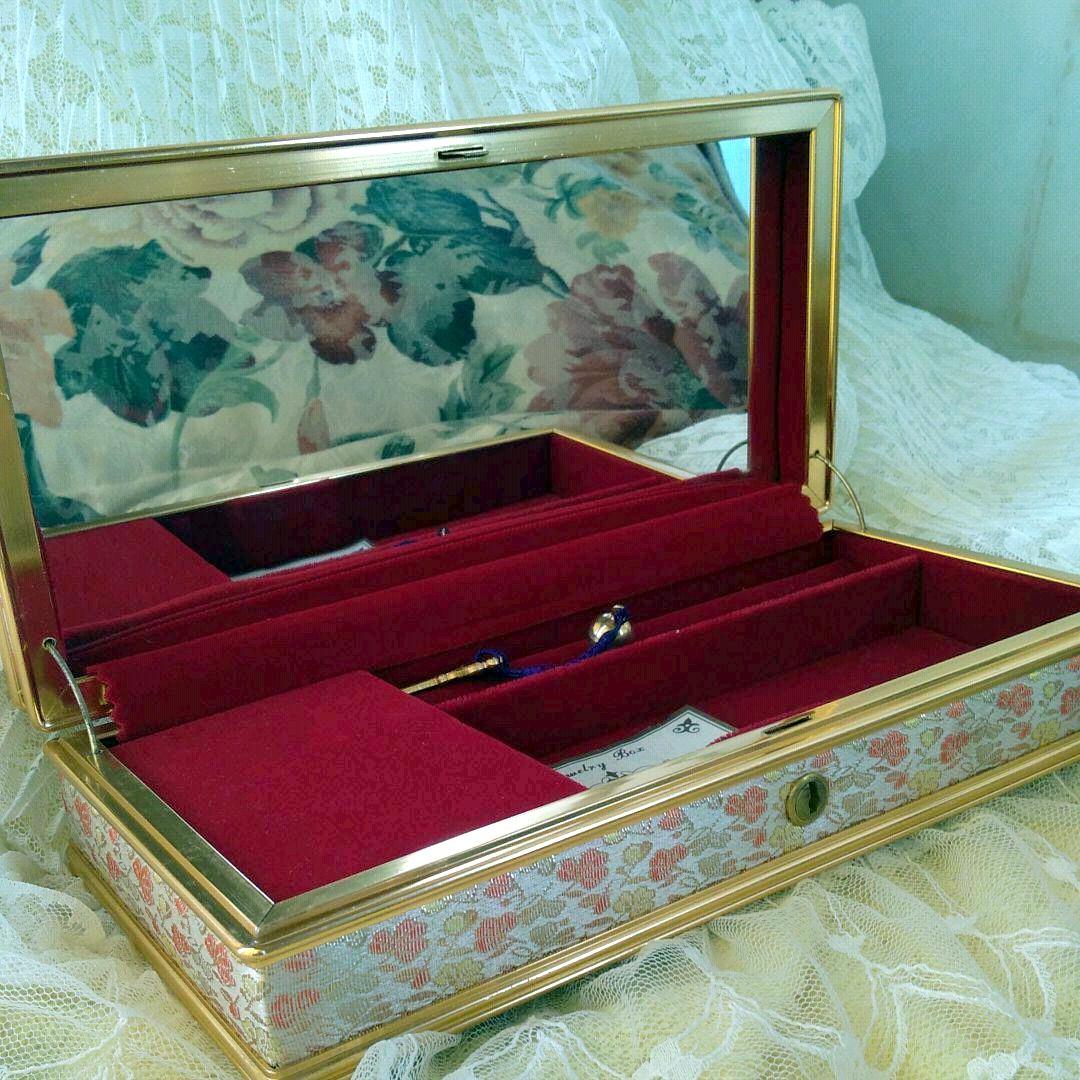 オルゴール付きジュエリーBox