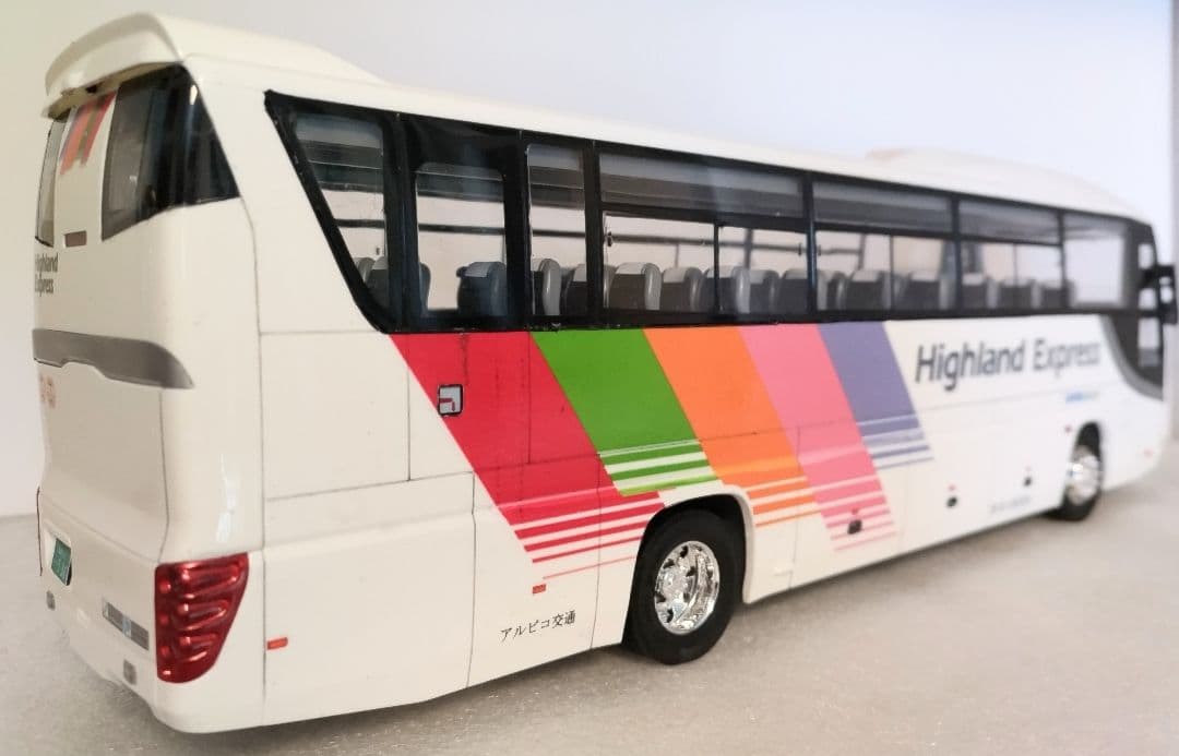 1/32 アルピコ交通 貸切バス(いすゞガーラSHD)素人組立品 - メルカリ