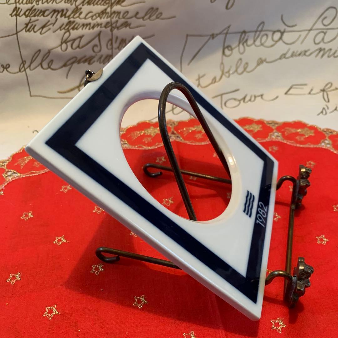 ロイヤルコペンハーゲン　ビンテージの1982年の陶器の記念の写真入れ額！