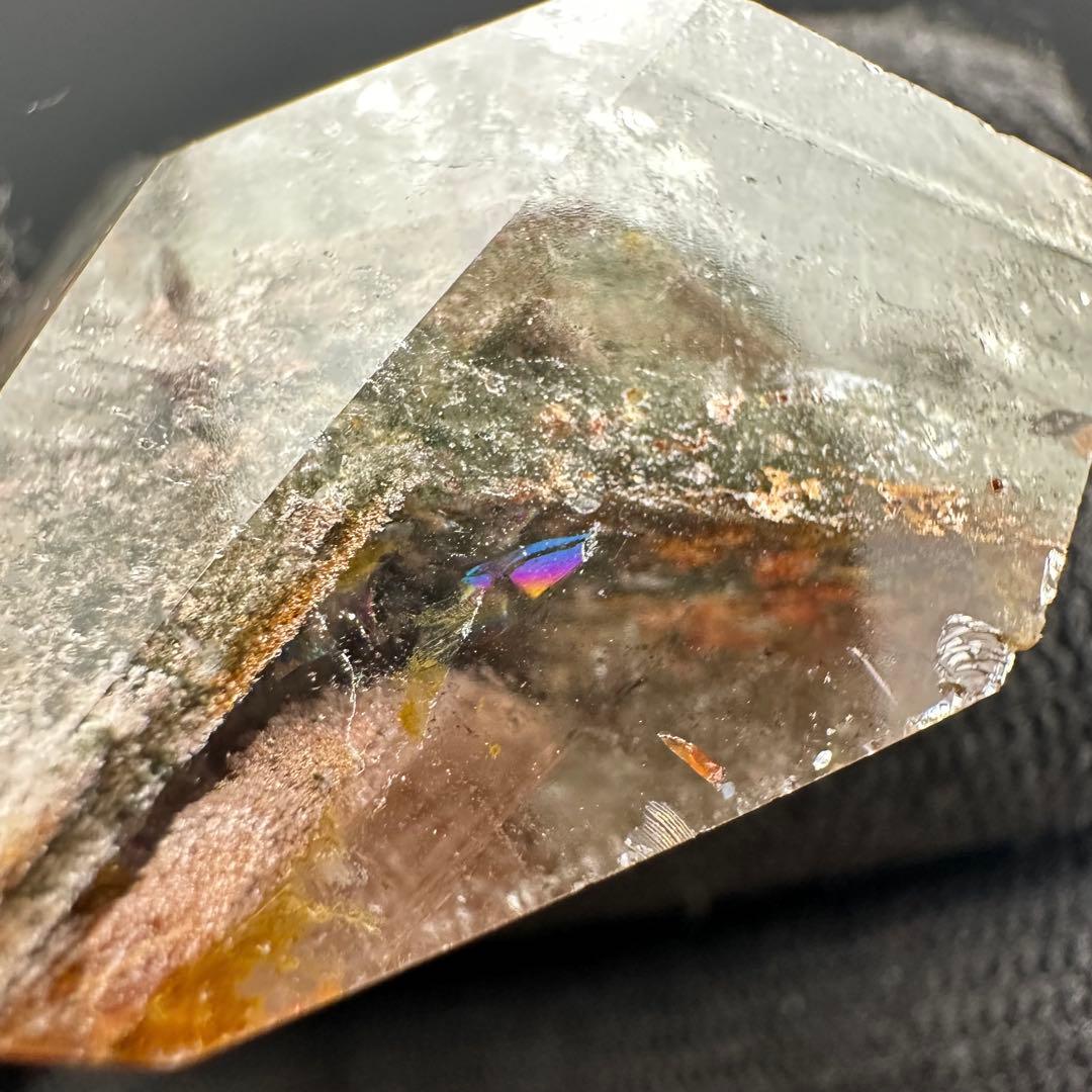 ガーデンクォーツピンクオレンジ花畑ファントム有レインボー入り天然石