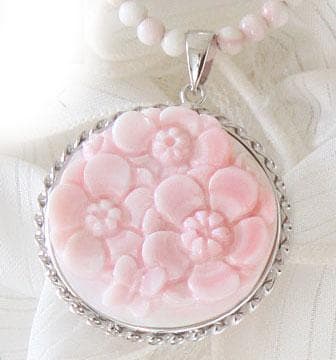 新品 ガリオーネ氏　シェルカメオ　ペンダントトップ　美しい花蝶