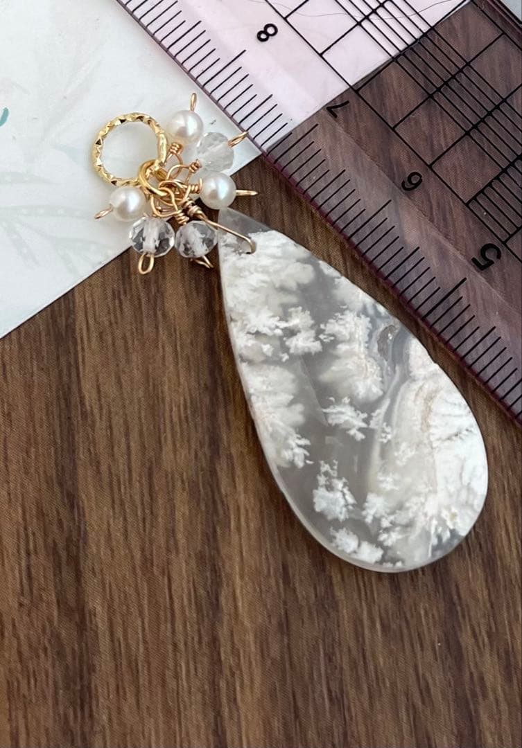 ホワイトプルームアゲートネックレストップ☆ラスト