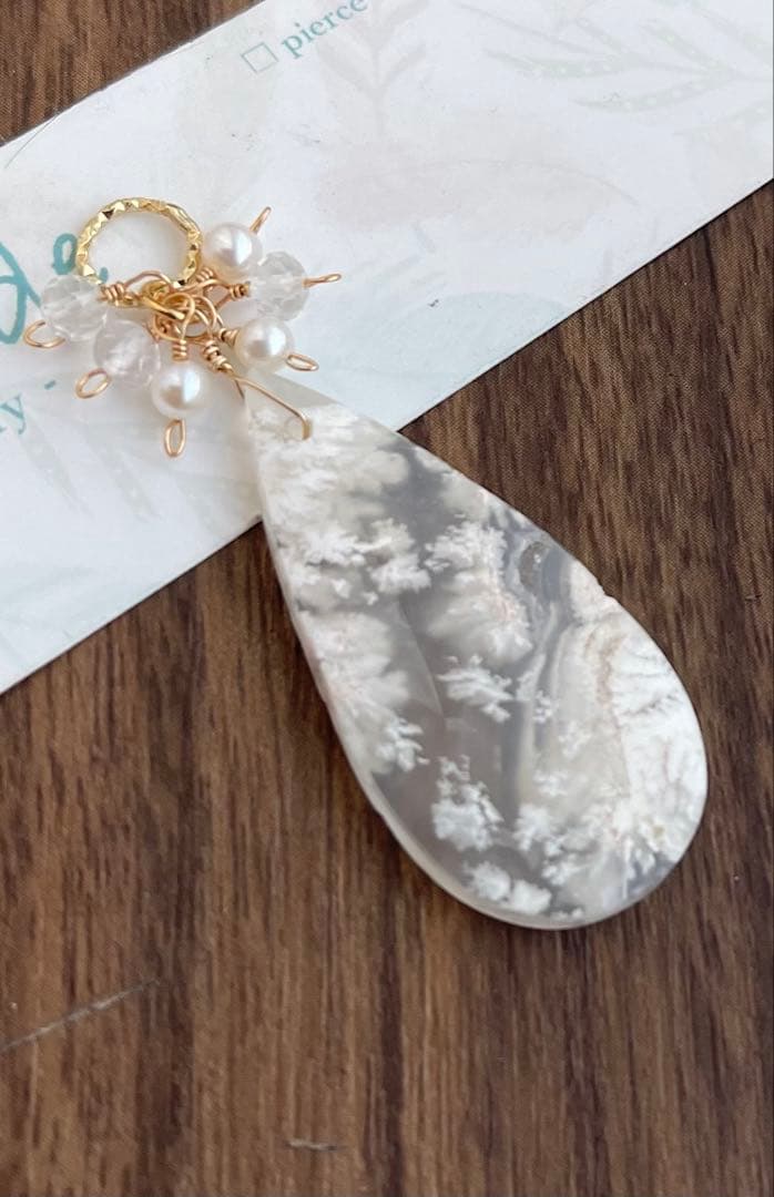 ホワイトプルームアゲートネックレストップ☆ラスト