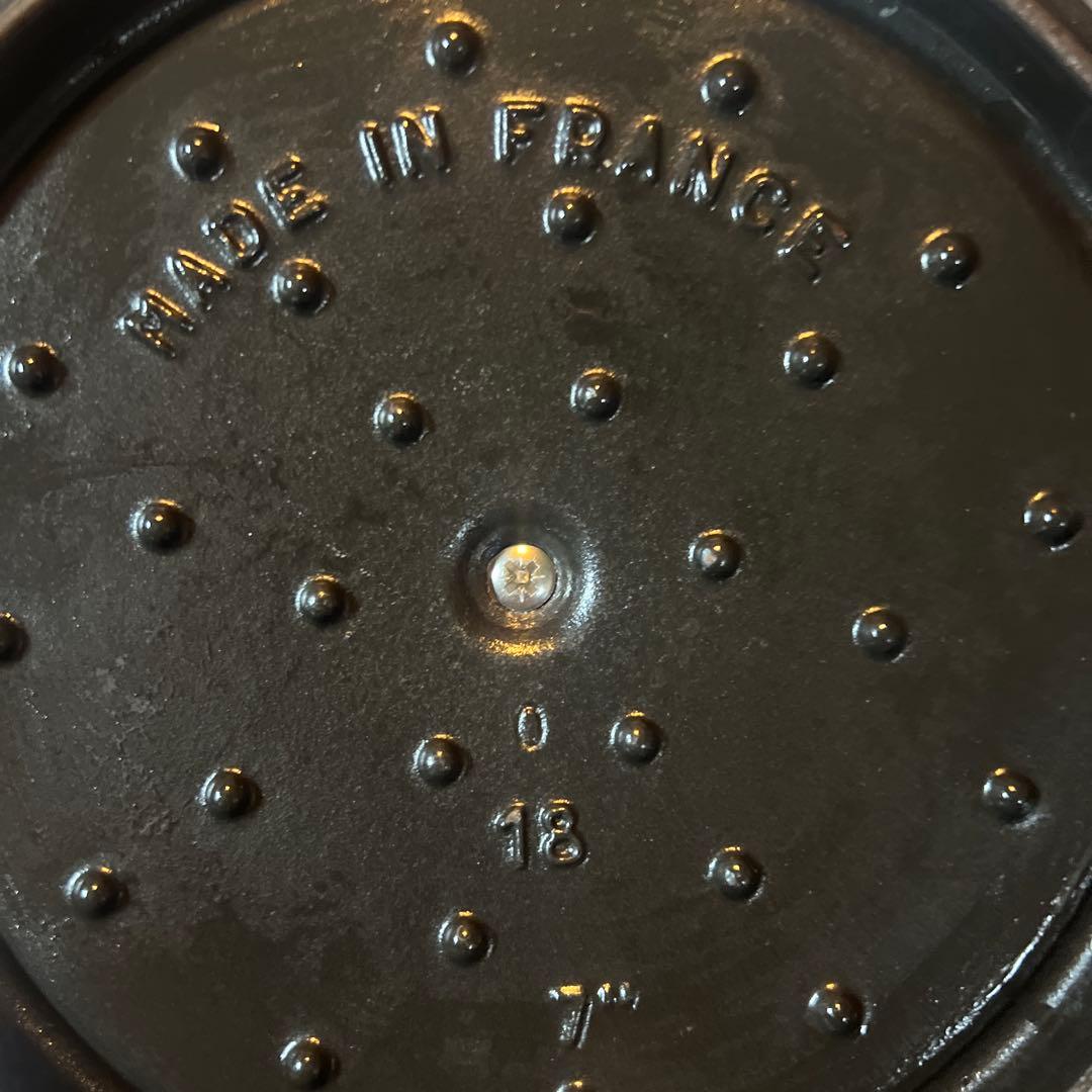 ストウブ　STAUB フランス製 赤 鋳鉄製　両手鍋 18センチ　1個のみ