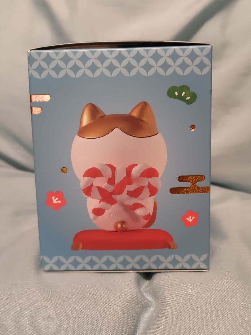 台湾 セブンイレブン限定 ちいかわ 金運を招くフィギュア 金色 招福