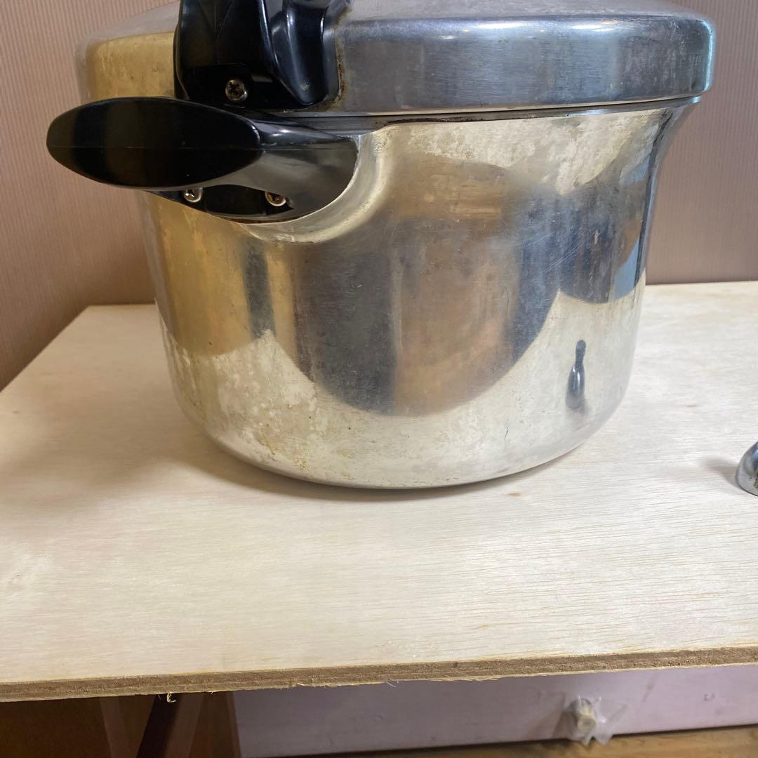 平和アルミ　圧力鍋 PCD-10W 10.0ℓ クッキングブック　貝印蒸し器付