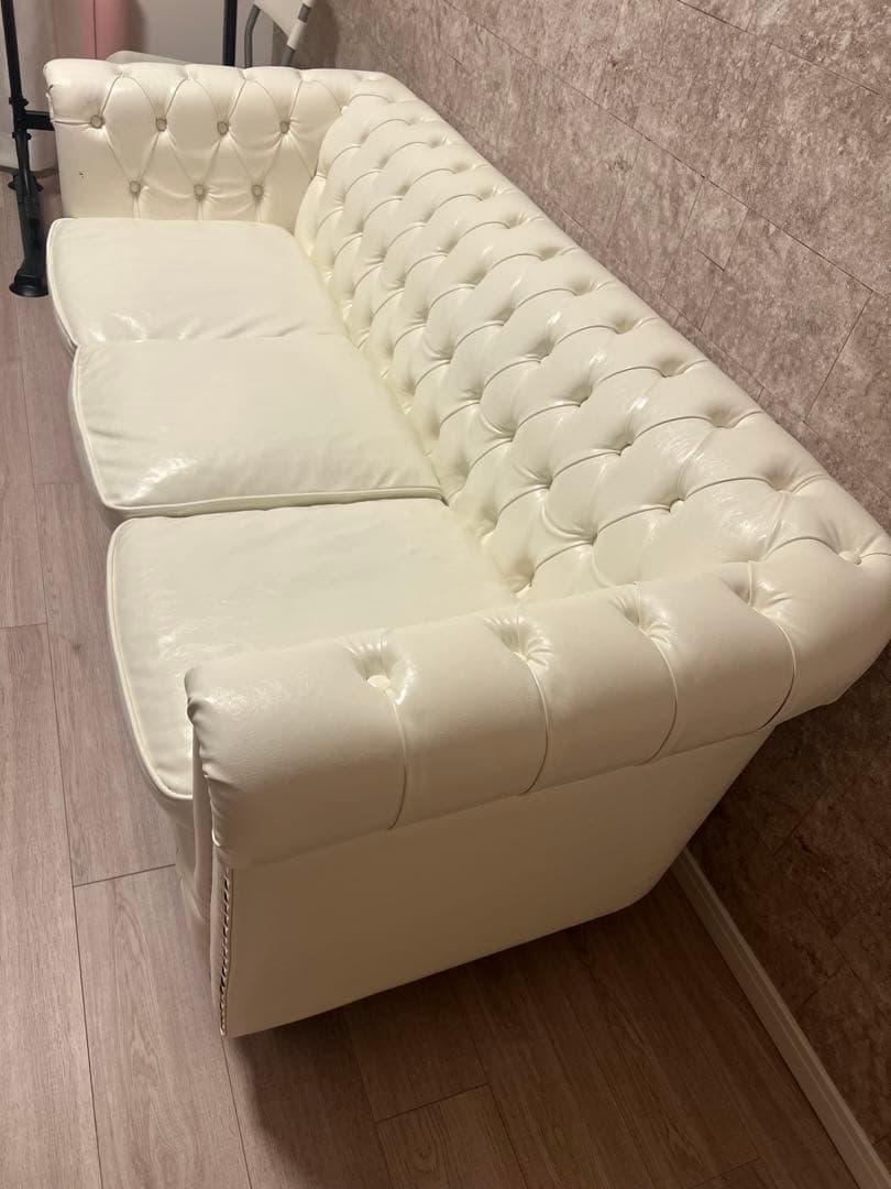 ホワイト合成皮革3人掛けソファ