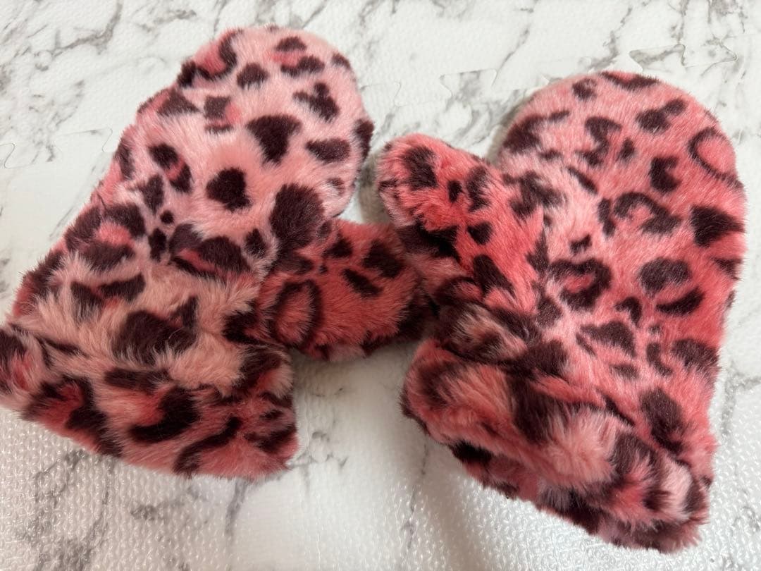 ディズニー ミニー 旧ピンクヒョウ柄ファンキャップ ミトン - メルカリ