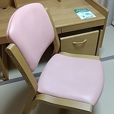 ベネッセ  椅子