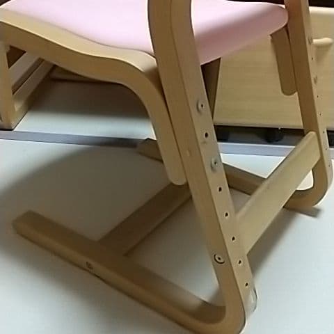 ベネッセ  椅子