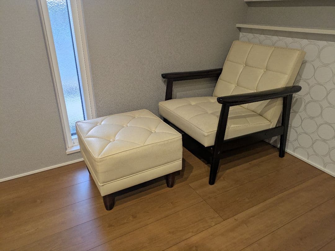 【カリモク60】 1人掛けソファ + オットマン セット Kチェア アイボリー