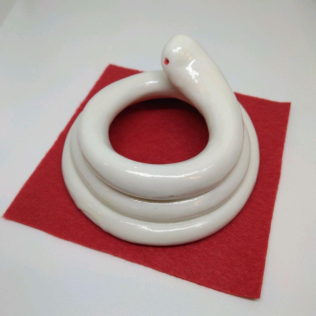 126 陶芸 白蛇 しろへび 巳年 大きめ 置物 手作り 一点物 幸運