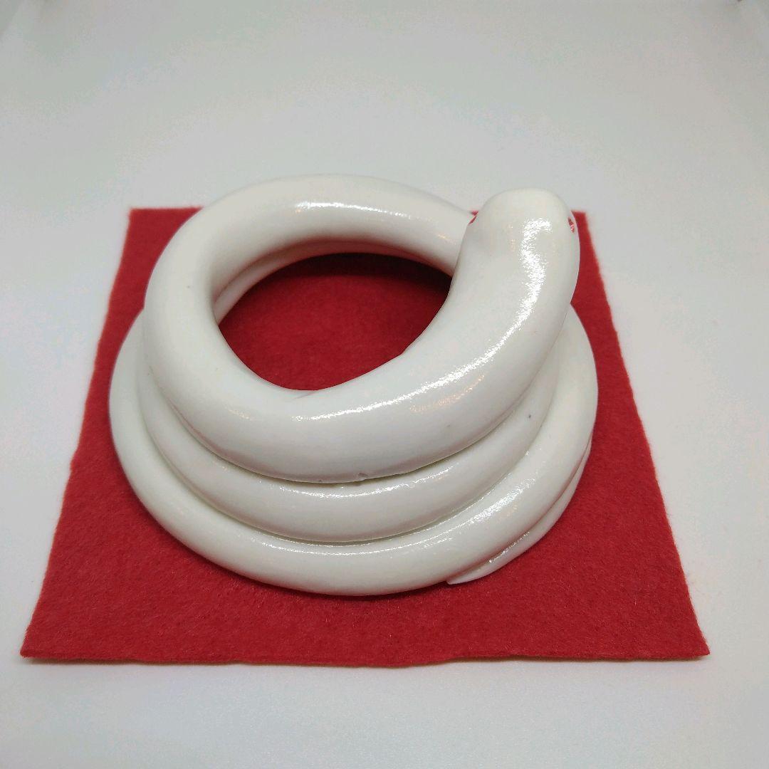 126 陶芸 白蛇 しろへび 巳年 大きめ 置物 手作り 一点物 幸運