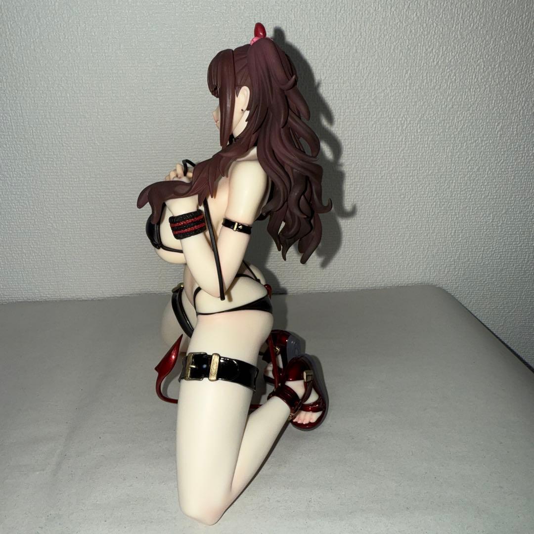 三白眼ちゃん　水着　フィギュア