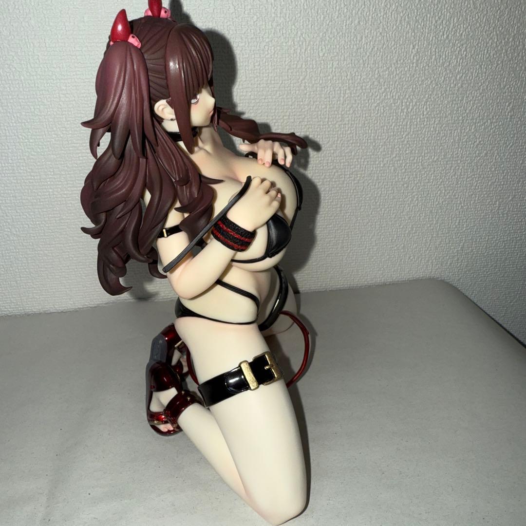 三白眼ちゃん　水着　フィギュア