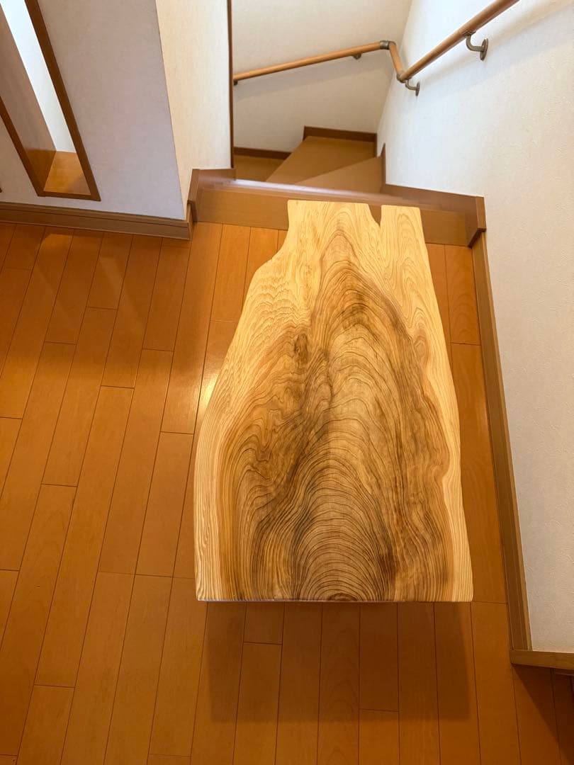 天然杉一枚板ローテーブル蜜蝋ワックス仕上げ‼️