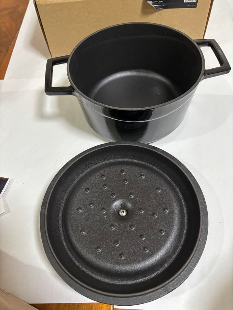 LAVA ラウンドキャセロール 20cmストウブstaubル・クルーゼ類似品②