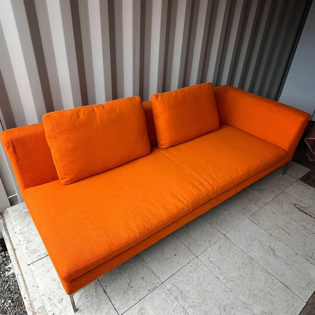 取付無料！b&bイタリア チャールズ オレンジファブリック右アームソファ✨