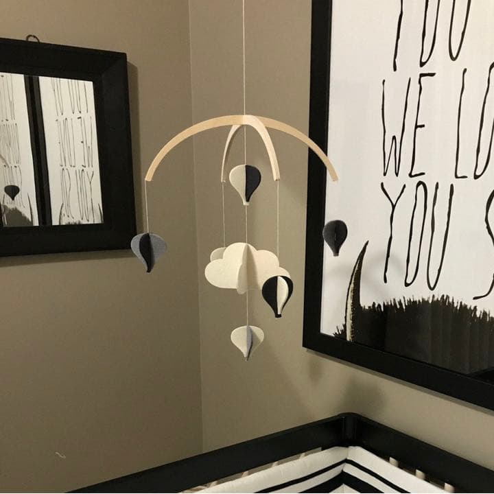 ベッドメリー＆木製アーム　気球　雲　おしゃれ