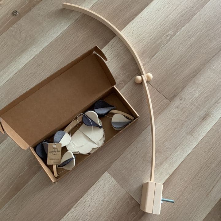 ベッドメリー＆木製アーム　気球　雲　おしゃれ