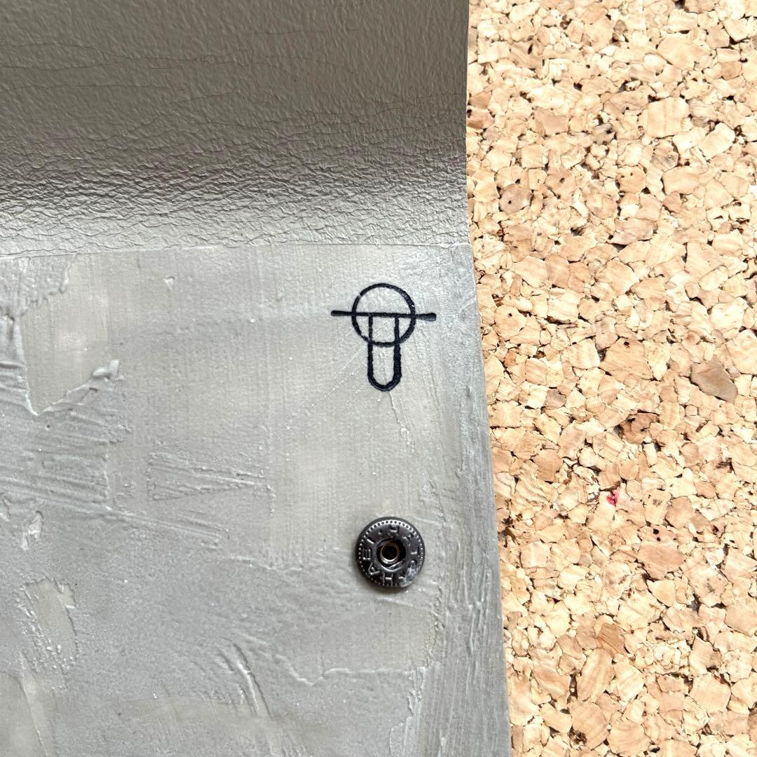 カガリユウスケ　kagari yusuke グレー　ドキュメントケース　クラッチ