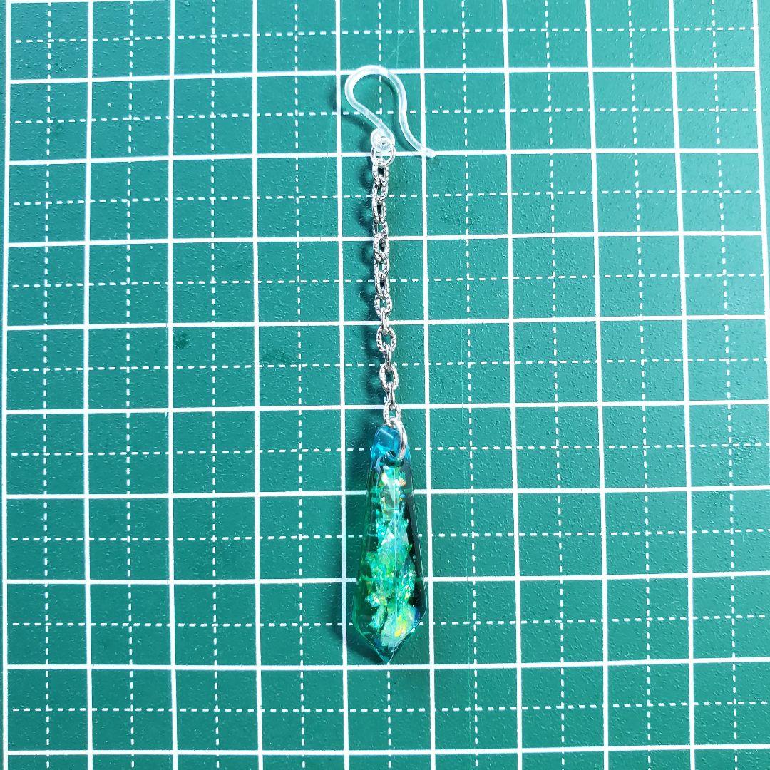 No.58-A　ハンドメイド☆チェーン☆剣型☆ピアス・イヤリング(グリーン)