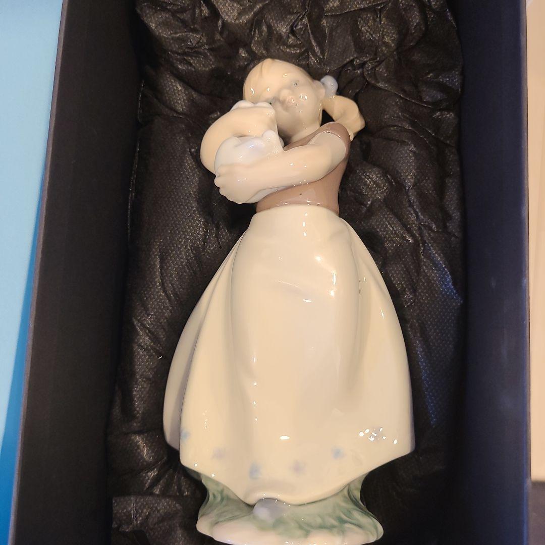 LLADRO 少女と犬の置物