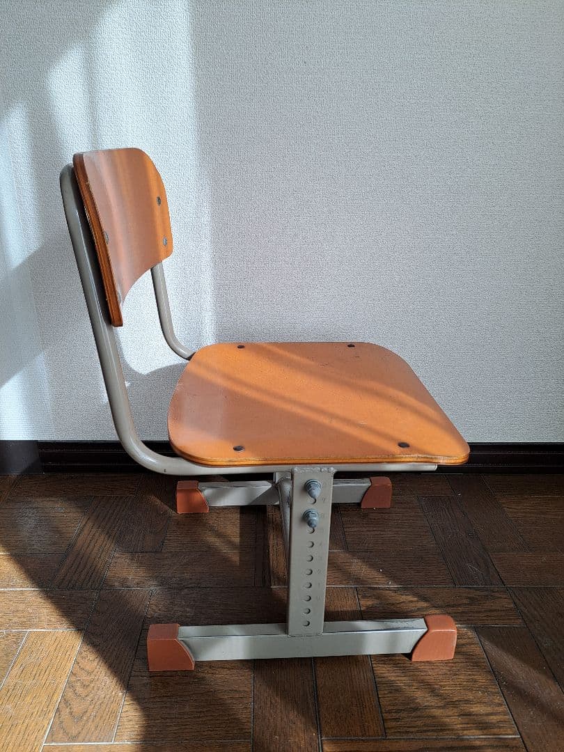 【送料無料】 オカムラ necos 学校 学習机 椅子 高さ調整可能　②