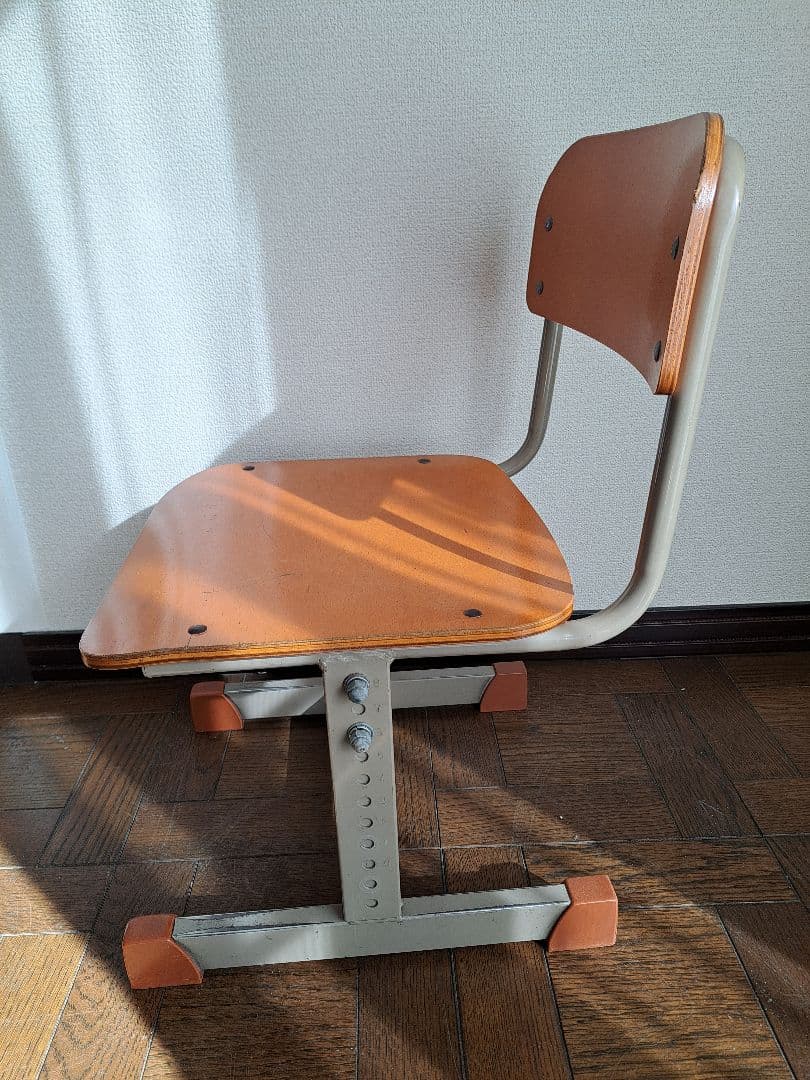 【送料無料】 オカムラ necos 学校 学習机 椅子 高さ調整可能　②