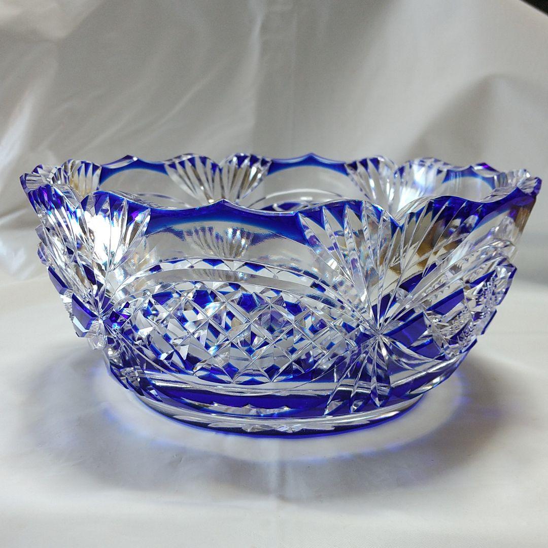 須田秀石 江戸切子 瑠璃被せ輪花爪枠ダイヤ文 菓子鉢