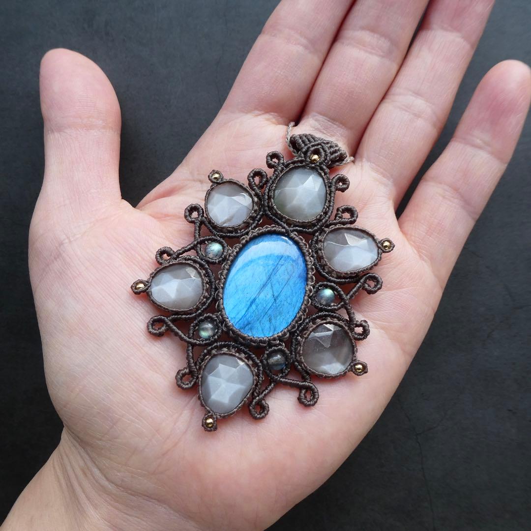 ラブラドライト・グレームーンストーンのマクラメネックレス