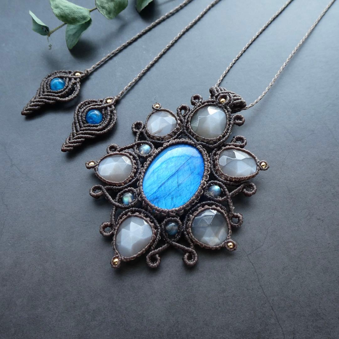 ラブラドライト・グレームーンストーンのマクラメネックレス