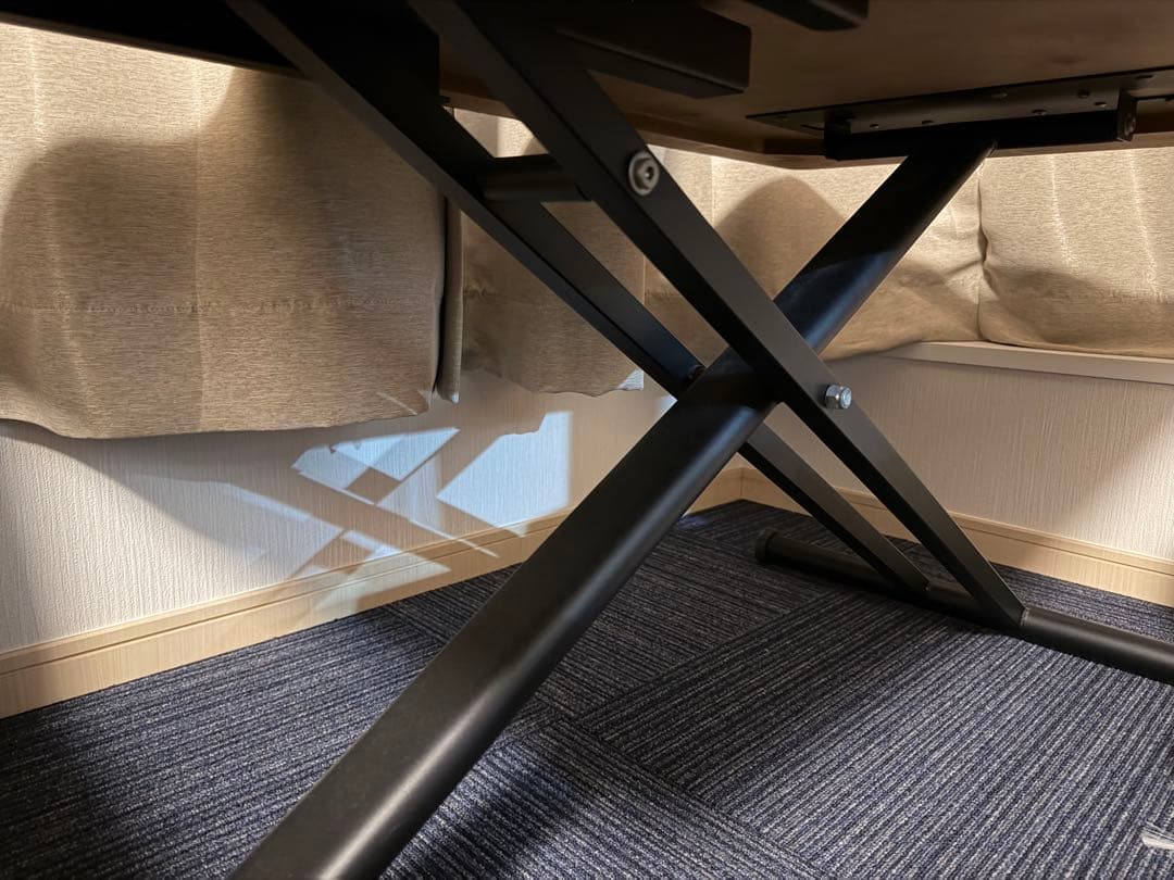 ウォルナット突板　ガス圧昇降式テーブル 110x60cm キャスター付き