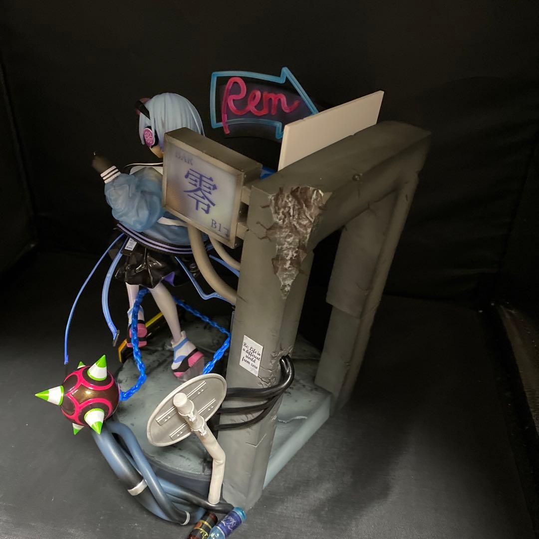 レム -Neon City Ver.- 1/7スケールフィギュア